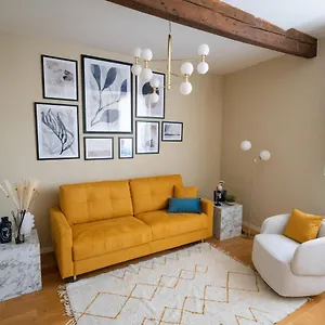  Apartment Piazza Santo Stefano Con Vista Italien